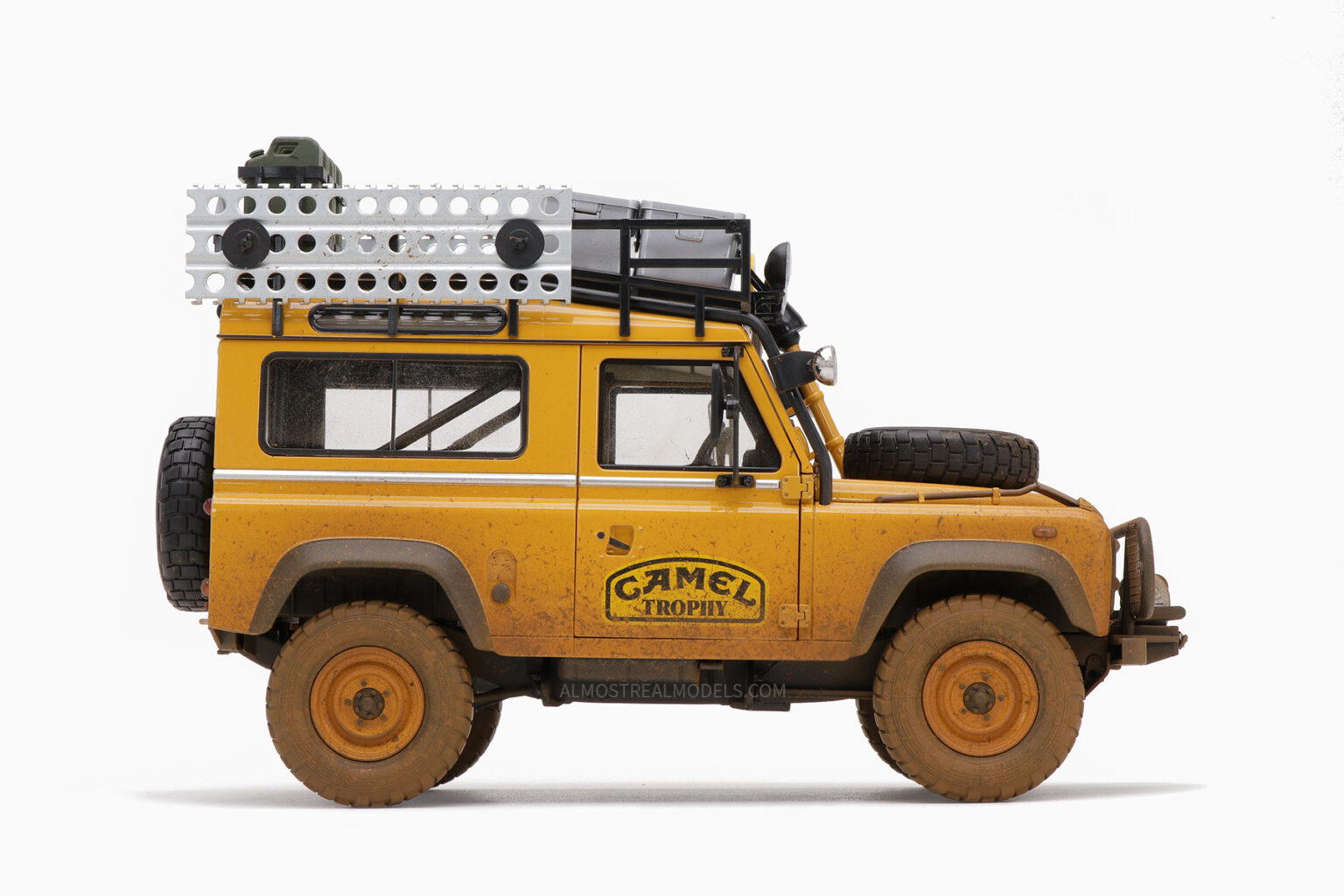 ALMOST REAL 810212 118 Land Rover Defender 90 “Camel