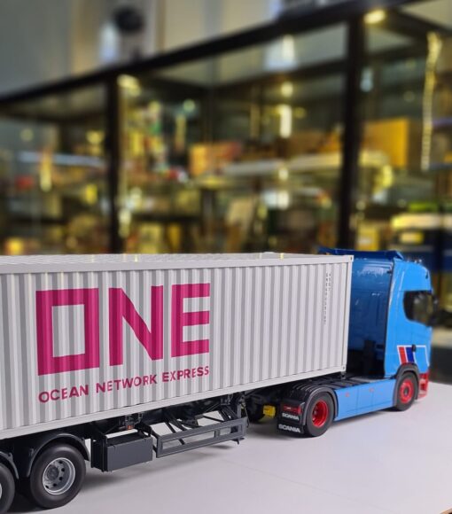 NZG 978/03 1/18 40ft Container "ONE" White (NO EXPORT) (PM FOR DETAILS)