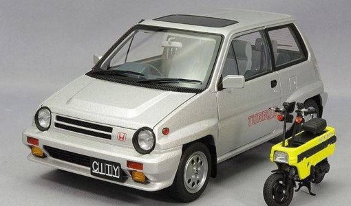 AUTOART 1/18   73281 HONDA CITY TURBO II (SILVER) with Motocompo Yellow