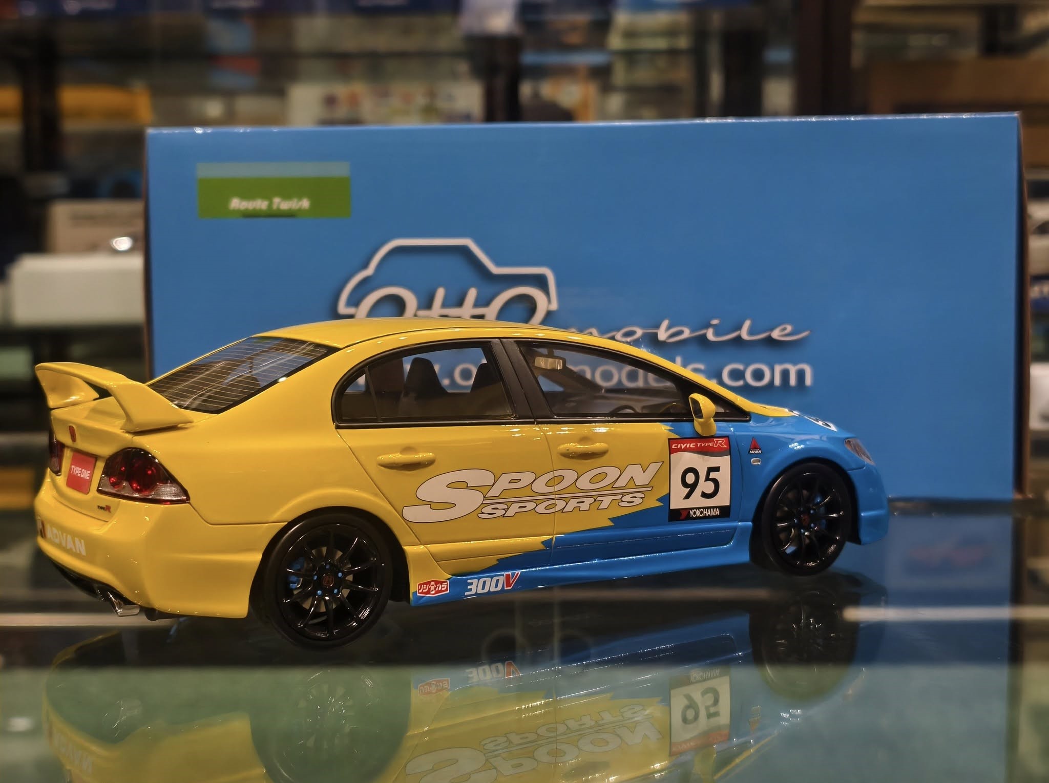 OttoMobile 1/18 Honda Civic Type R FD FD2 Spoon - Image 2