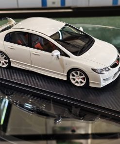 Alternative view of ONEMODEL 1/18 HONDA CIVIC TYPE-R FD2 Championship White Late Version