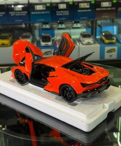 Alternative view of LCD 1/18 Lamborghini Revuelto Orange